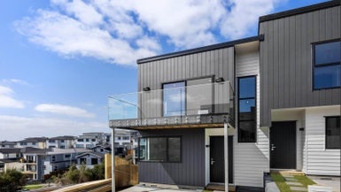 12 Kautawa Lane, Massey, Auckland - Carousel 1