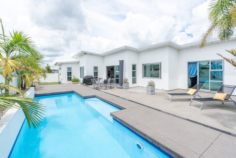 10 Whistler Close, Rototuna North, Hamilton - Carousel 1