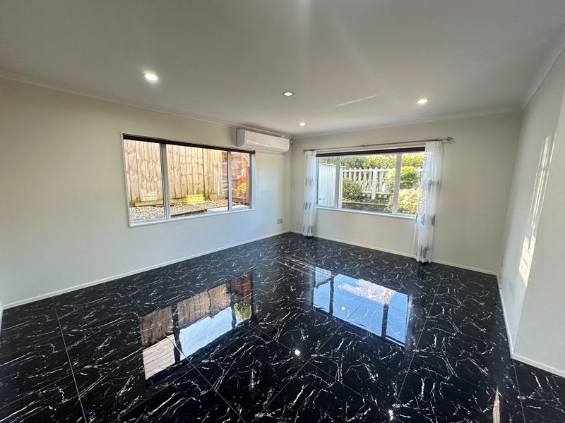 3 Andy Crescent, Flat Bush, Auckland - Carousel 2