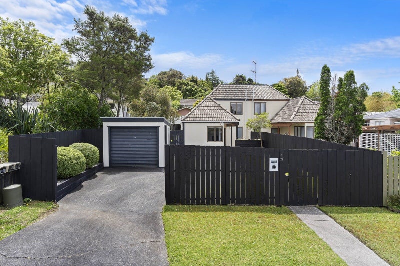 1/29 Lambrown Drive, Totara Vale, Auckland - Carousel 1