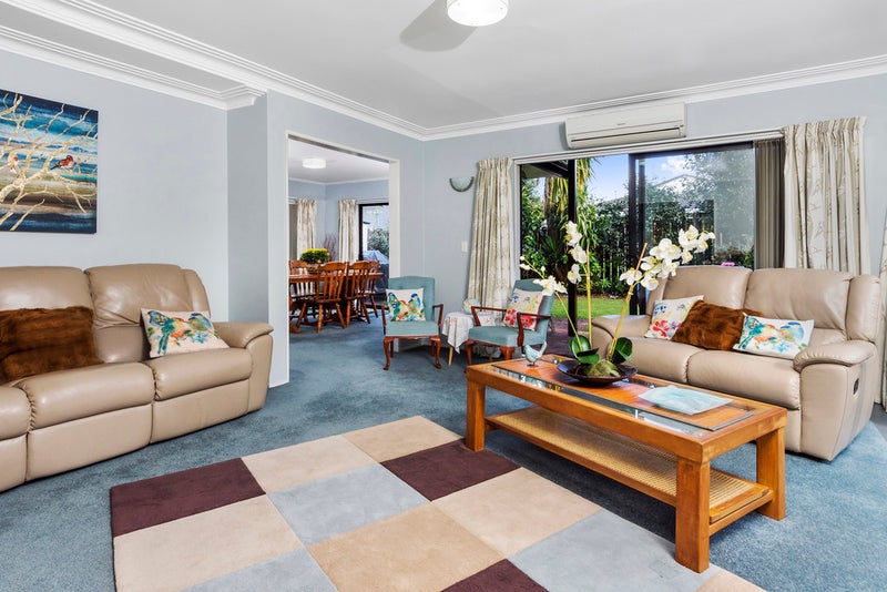 19 Gardone Terrace, Conifer Grove, Takanini - Carousel 2