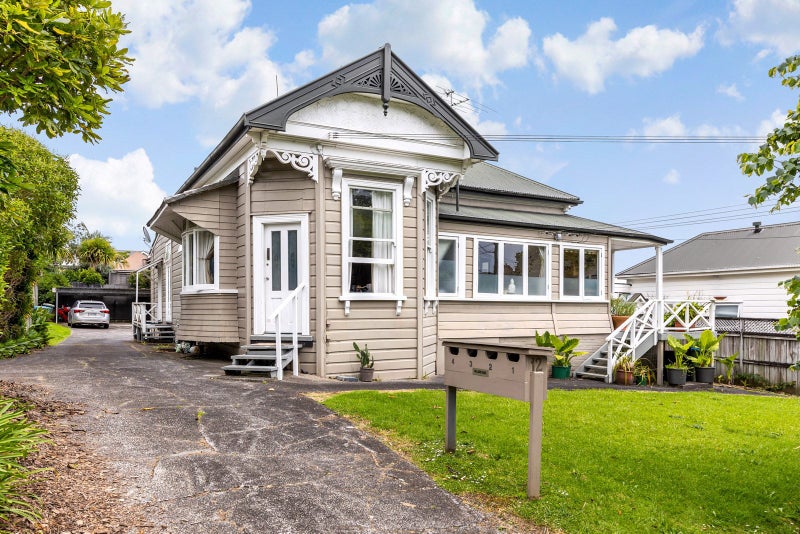 12 Sentinel Road, Herne Bay, Auckland - Carousel 1