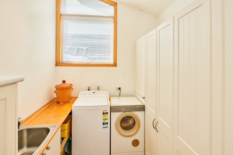 16 Moana Road, Days Bay, Lower Hutt - Carousel 21