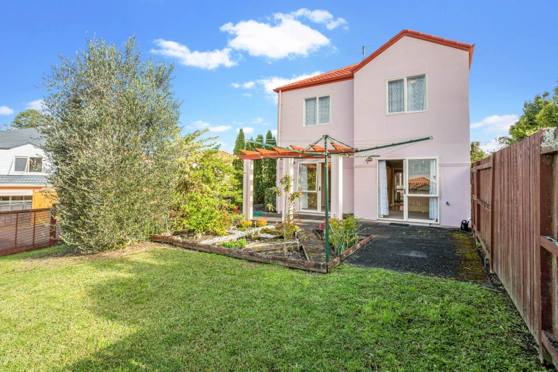 9 Stolford Crescent, New Lynn, Auckland - Carousel 2