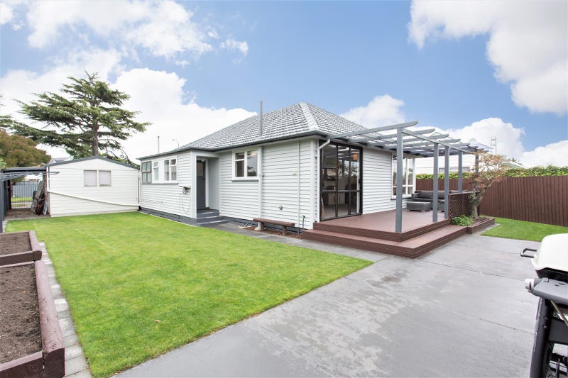 10 Gregory Avenue, Islington, Christchurch - Carousel 1