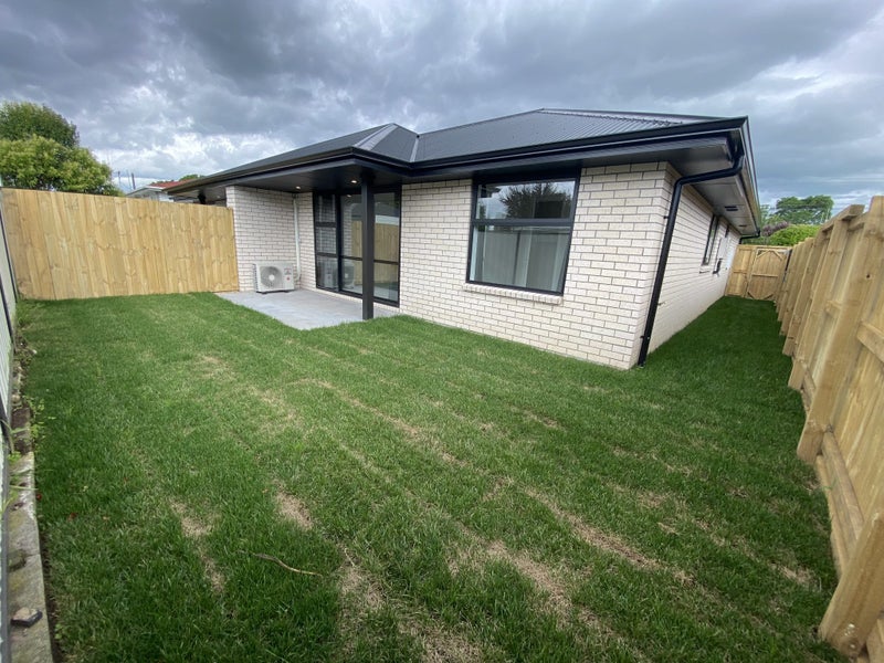 1/92 Grandview Road, Nawton, Hamilton - Carousel 14