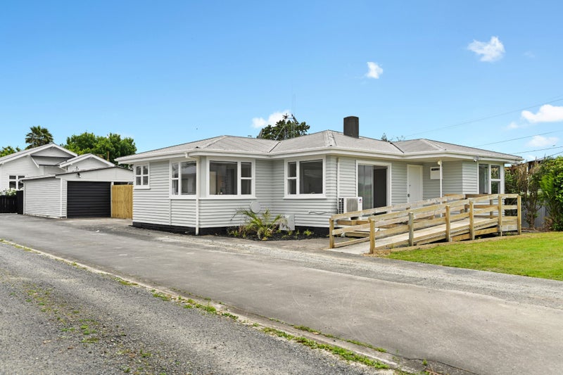 11 Dinsdale Road, Dinsdale, Hamilton - Carousel 1