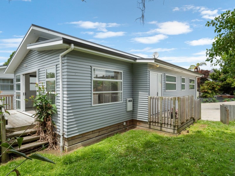 11A Canberra Place, Bellevue, Tauranga - Carousel 1
