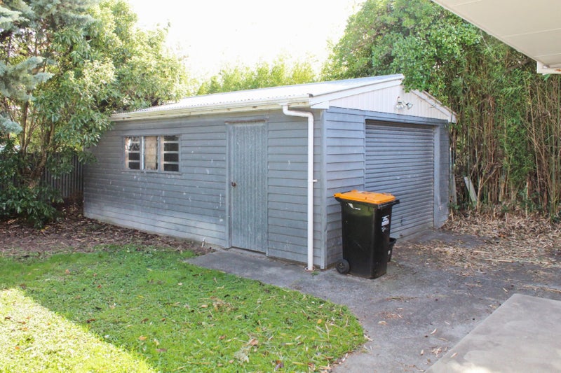 1 Clyde Crescent, Roslyn, Palmerston North - Carousel 11