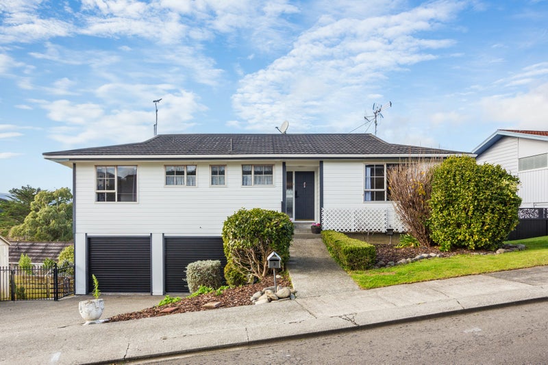 3 Fathom Lane, Whitby, Porirua - Carousel 1