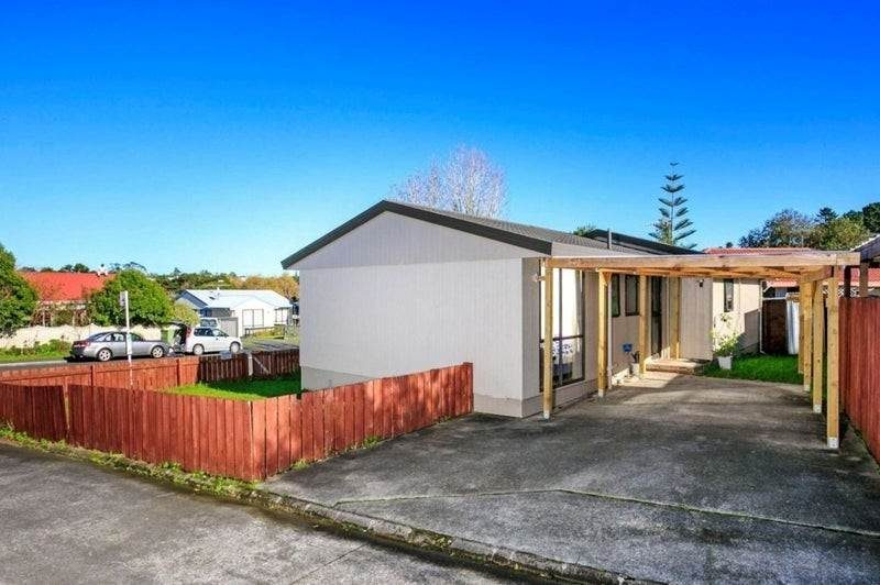 1/29 Devonshire Road, Unsworth Heights, Auckland - Carousel 13