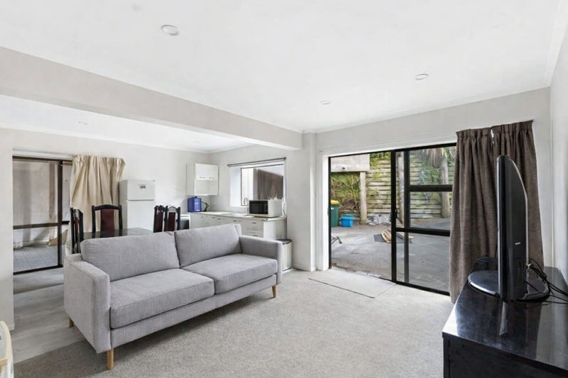 12A Ash Place, Whalers Gate, New Plymouth - Carousel 1