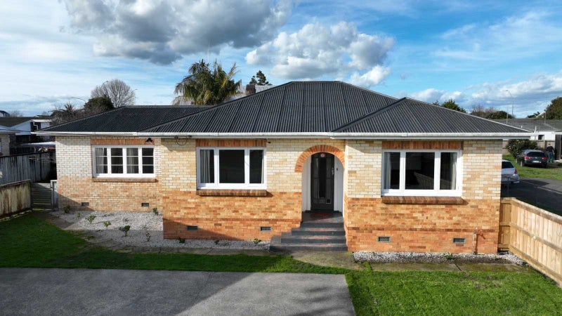 36 Hobson Street, Maeroa, Hamilton - Carousel 2
