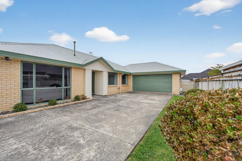 42 Brooklyn Heights Drive, Kelvin Grove, Palmerston North - Carousel 1