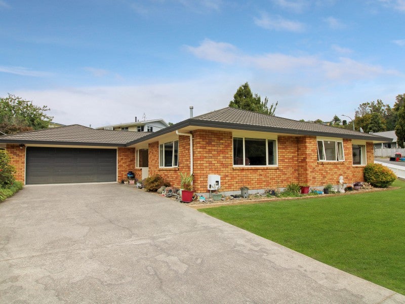 16 Thames Street, Welbourn, New Plymouth - Carousel 1