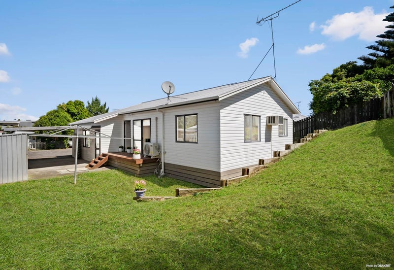 2/12 Eulogy Place, Randwick Park, Auckland - Carousel 2