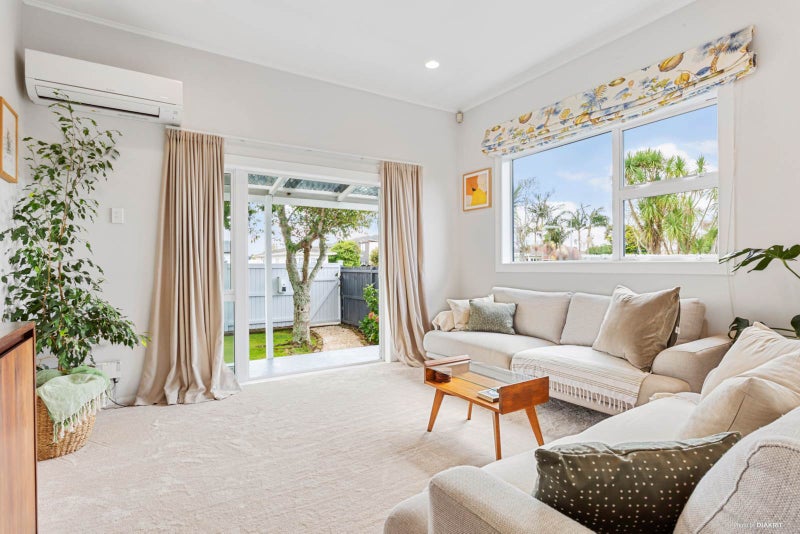1/16 Avondale Road, Avondale, Auckland - Carousel 2