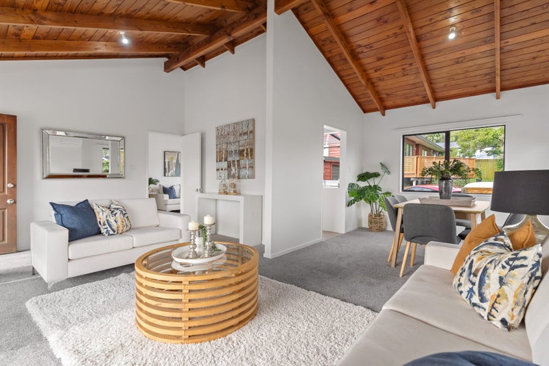 1/3 Ellice Road, Tōtara Vale, Auckland - Carousel 1