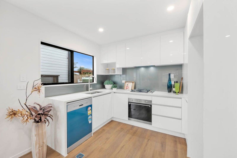 41D Central Avenue, Papatoetoe, Auckland - Carousel 2