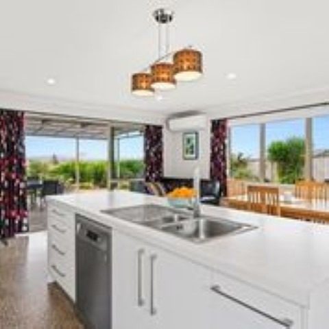 1 Elena Place, Welcome Bay, Tauranga - Carousel 2