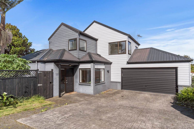3/15 Vincent Street, Howick, Auckland - Carousel 1