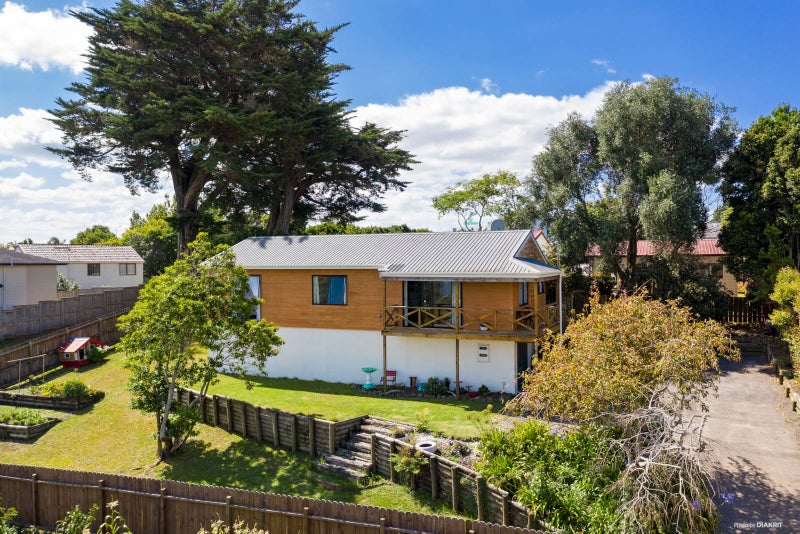 9 Forster Place, West Harbour, Auckland - Carousel 1