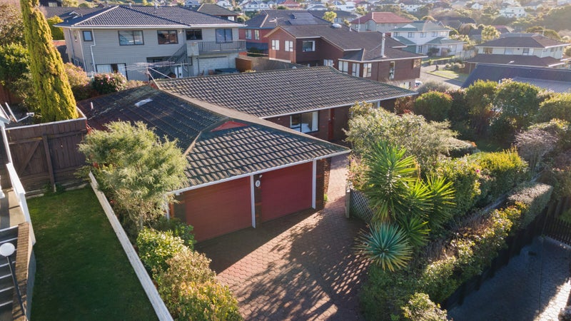 8 Maywood Grove, Churton Park, Wellington - Carousel 2