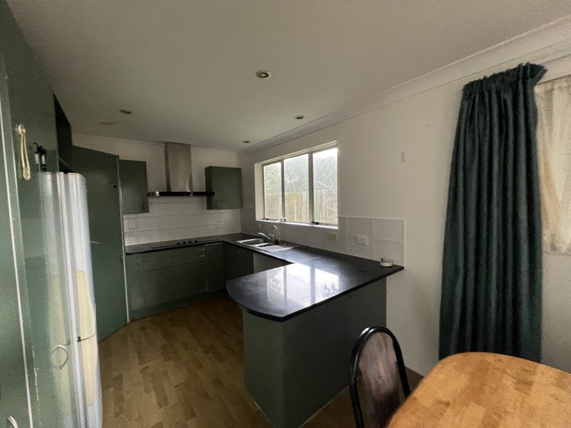 1135A New North Road, Mount Albert, Auckland - Carousel 2