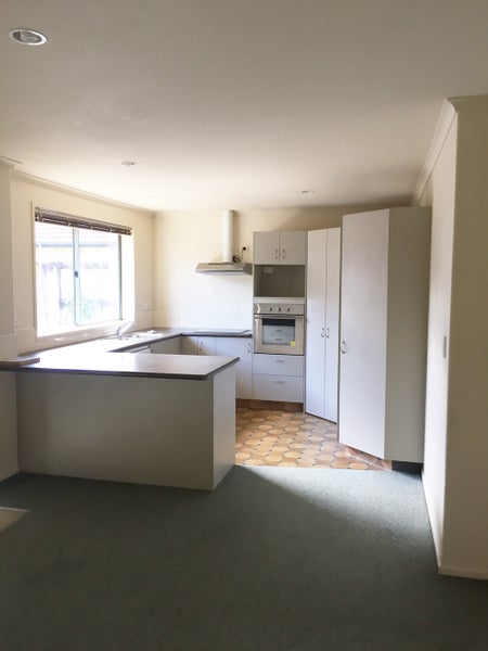 14 Earlswood Avenue, Hamilton East, Hamilton - Carousel 2
