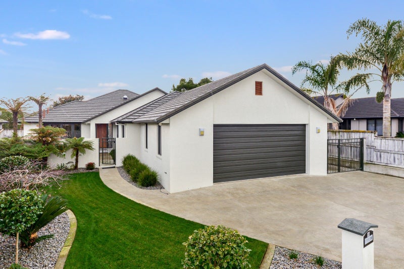 55 Palliser Drive, Huntington, Hamilton - Carousel 1