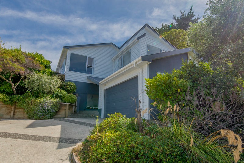 16 Beach Road, Plimmerton, Porirua - Carousel 2