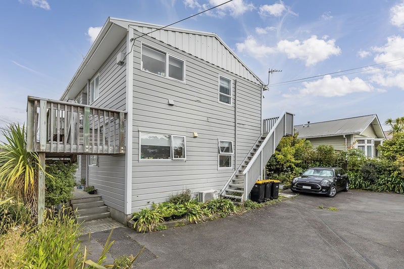 2/74 Creswick Terrace, Northland, Wellington - Carousel 6