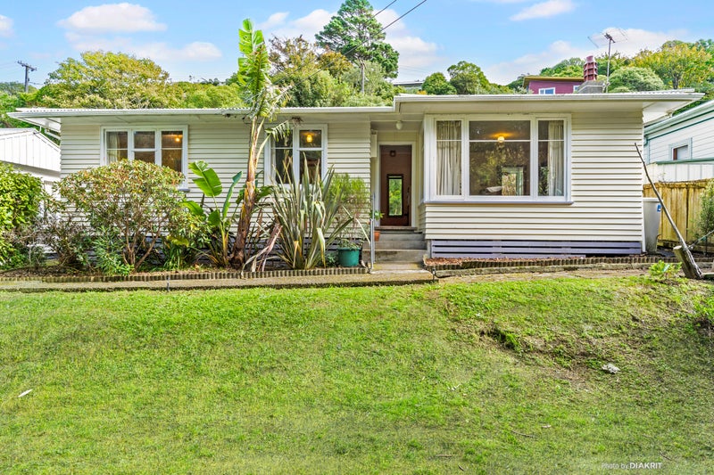 49 Awarua Street, Ngaio, Wellington - Carousel 1