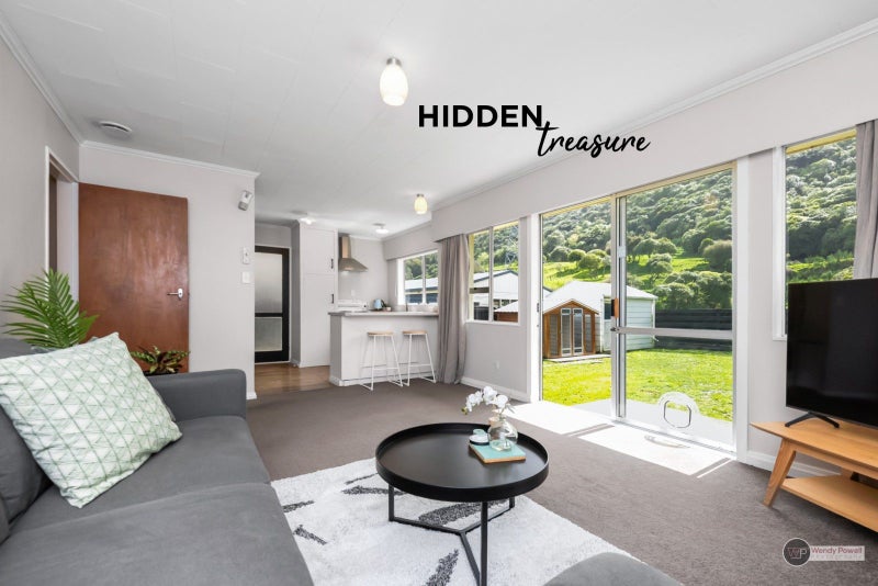 1/27 Larchmont Grove, Totara Park, Upper Hutt - Carousel 1