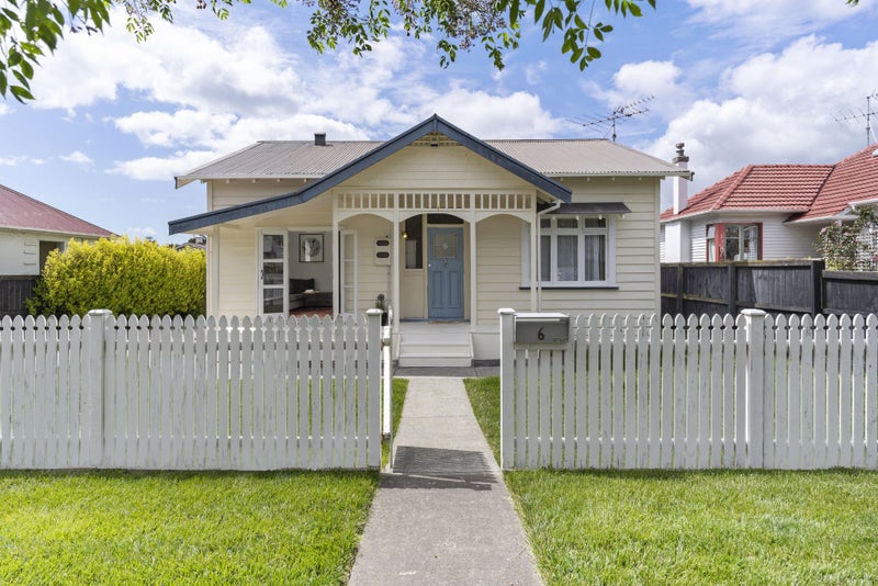 6 Columbia Road, Sandringham, Auckland - Carousel 1