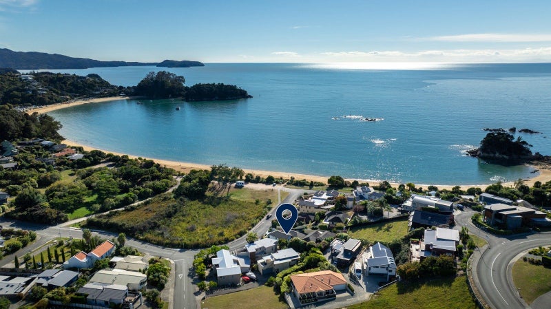 36 Rowling Heights, Kaiteriteri - Carousel 1