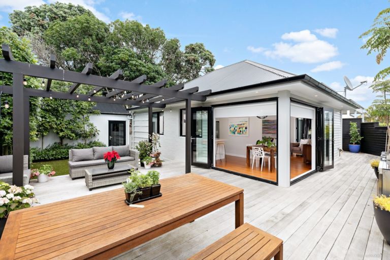 220 Kepa Road, Mission Bay, Auckland - Carousel 1