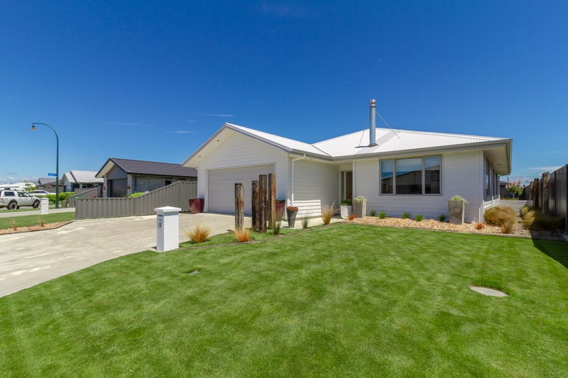 17 Ruakituri Place, Te Awa, Napier - Carousel 1