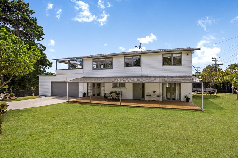 1 John Bracken Way, Beach Haven, Auckland - Carousel 1