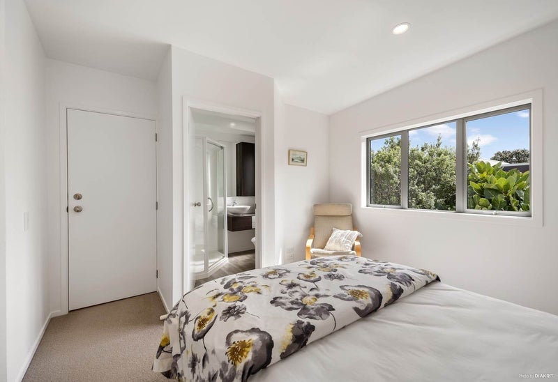 54/21 Hunters Park Drive, Three Kings, Auckland - Carousel 2