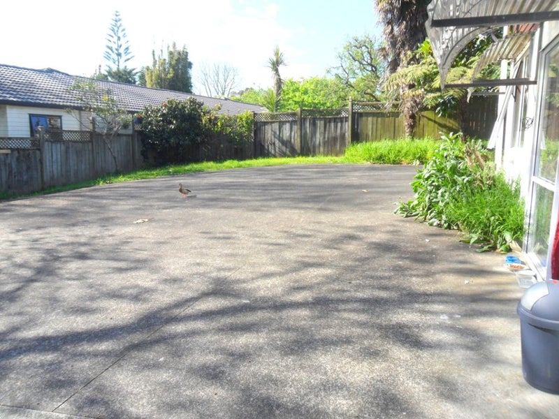 34 Kelkirk Street, Kelston, Auckland - Carousel 13