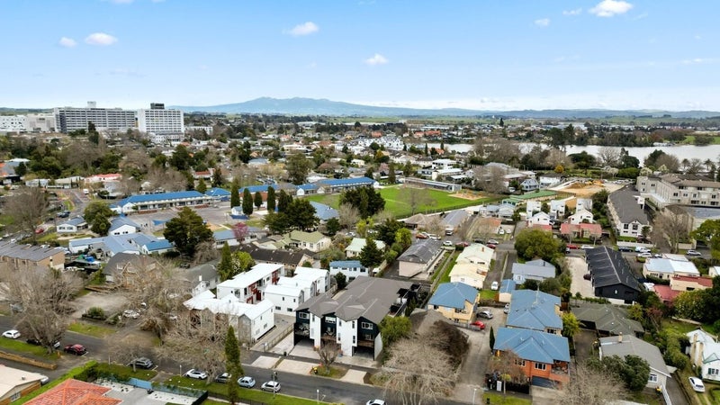 1/14 Hammond Street, Hamilton Central, Hamilton - Carousel 16