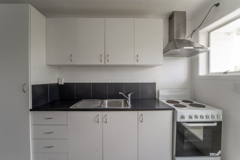 5B Pollen Crescent, Melville, Hamilton - Carousel 2