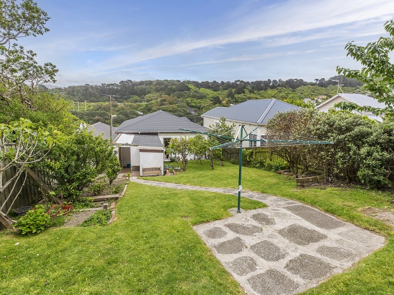 13 Hamilton Road, Hataitai, Wellington - Carousel 1