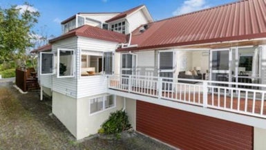 31 Matipo Road, Mairangi Bay, Auckland - Carousel 1