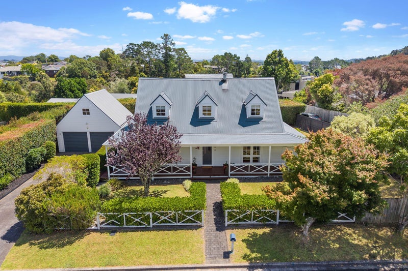 37 Waipuia Place, Greenhithe, Auckland - Carousel 2