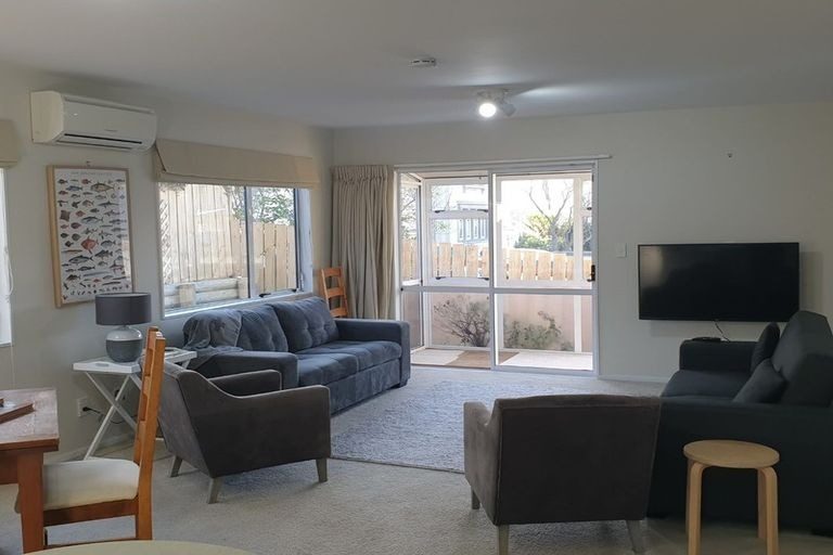 22A Hall Street, Newtown, Wellington - Carousel 2