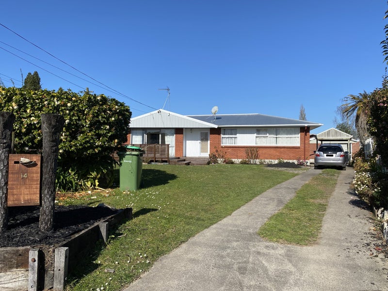 14 Pryce Place, Silverdale, Hamilton - Carousel 1