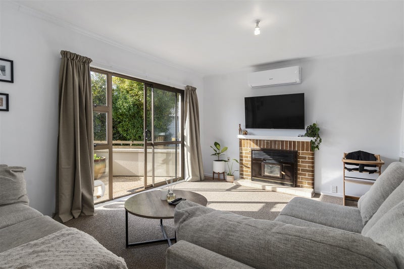 18 Stirling Grove, Greerton, Tauranga - Carousel 2