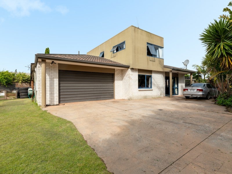 41 Luculia Drive, Mount Maunganui, Mount Maunganui - Carousel 1